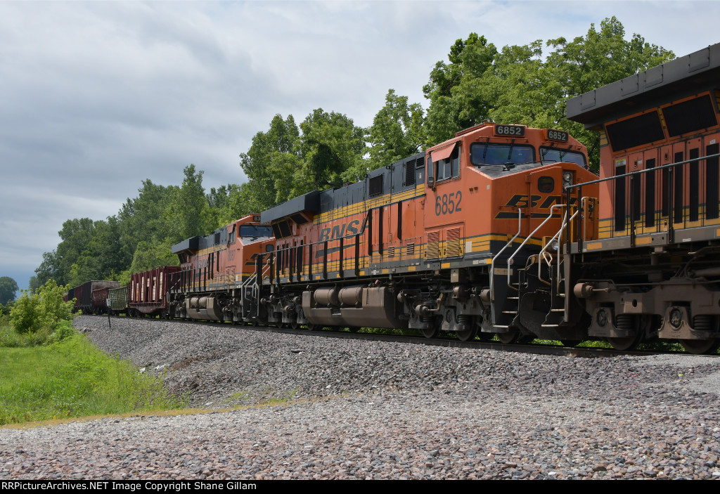 BNSF 6852 Roster